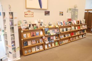 おすすめ図書コーナー書架統一